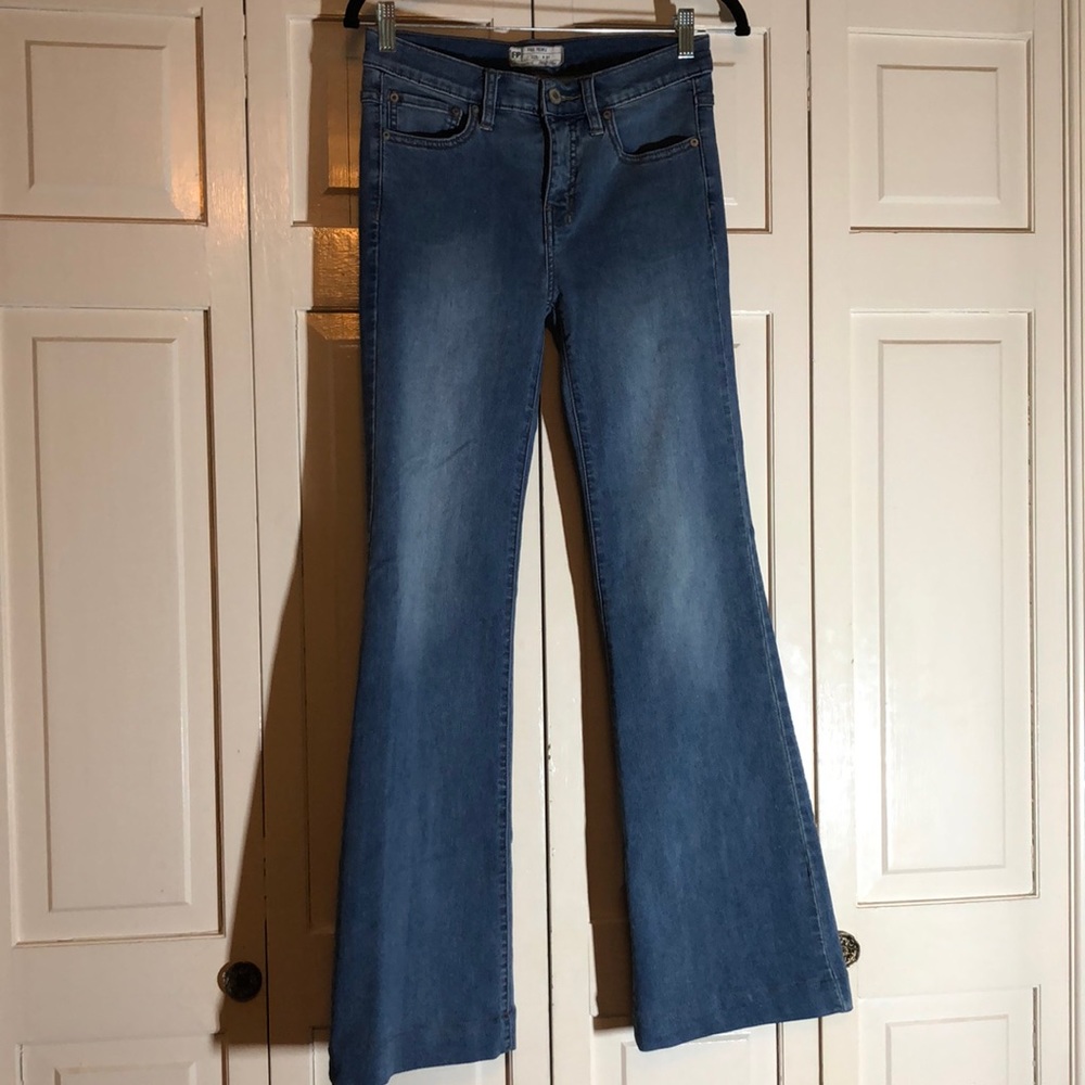 Free People Flare Light Wash Jean W 27